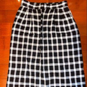 Evan-Picone Black, White, and Gray check skirt.